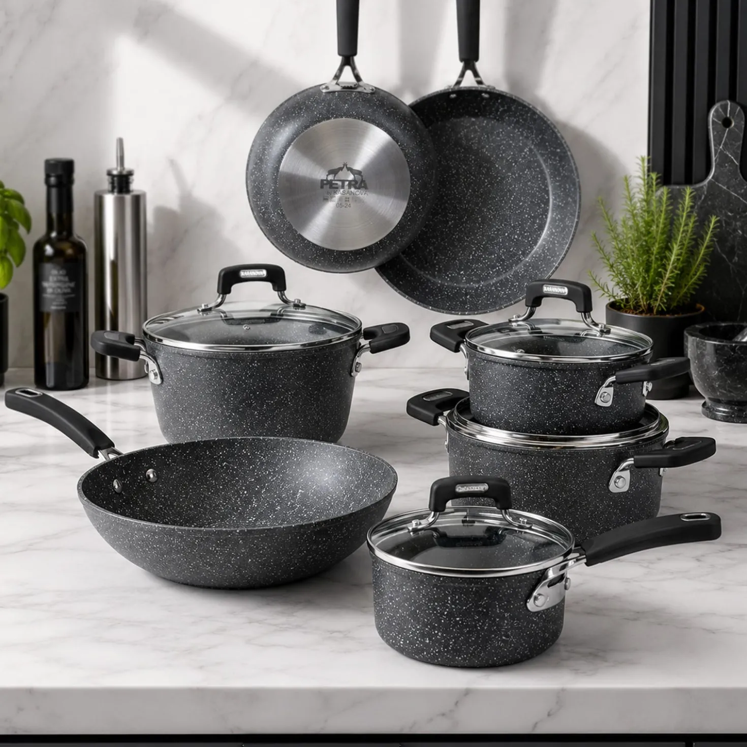 Batteria 9 pezzi perfetta per induzione New Petra Dark