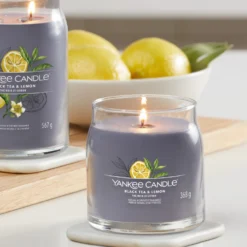 Black Tea Lemon, candela in giara media Yankee Candle