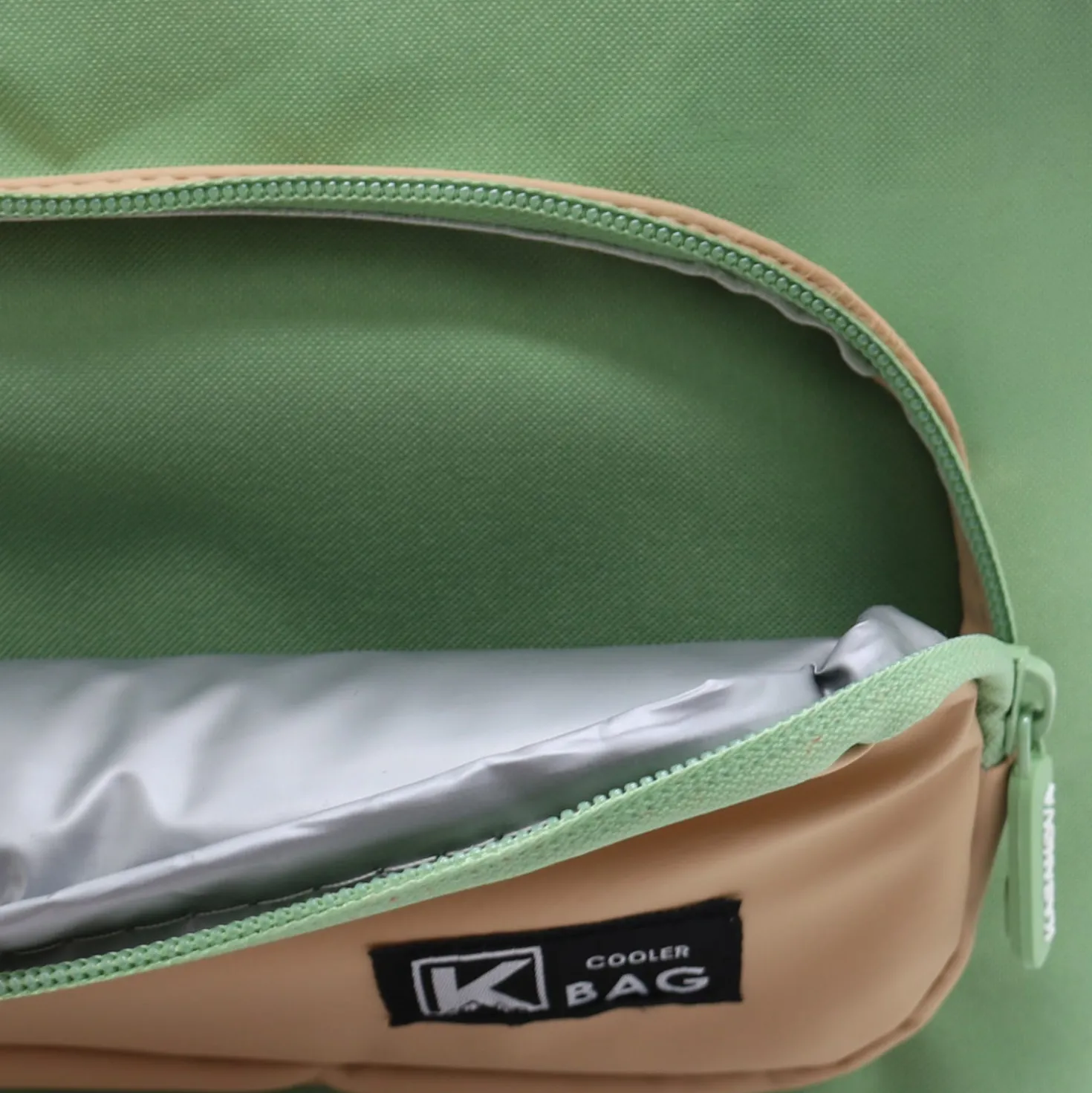 Borsa termica con manici verde 30x15x20 cm