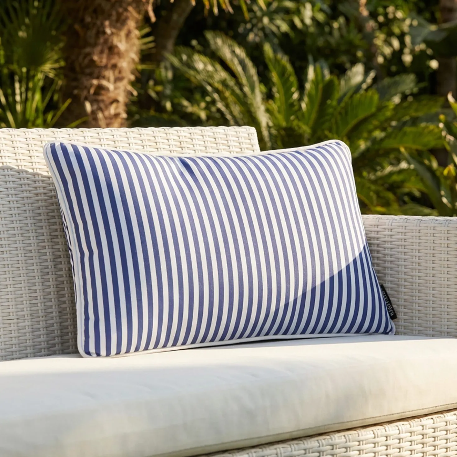 Cuscino arredo idrorepellente 30x50 cm righe blu