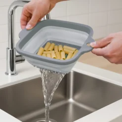 Scolapasta quadrato salvaspazio pieghevole grigio