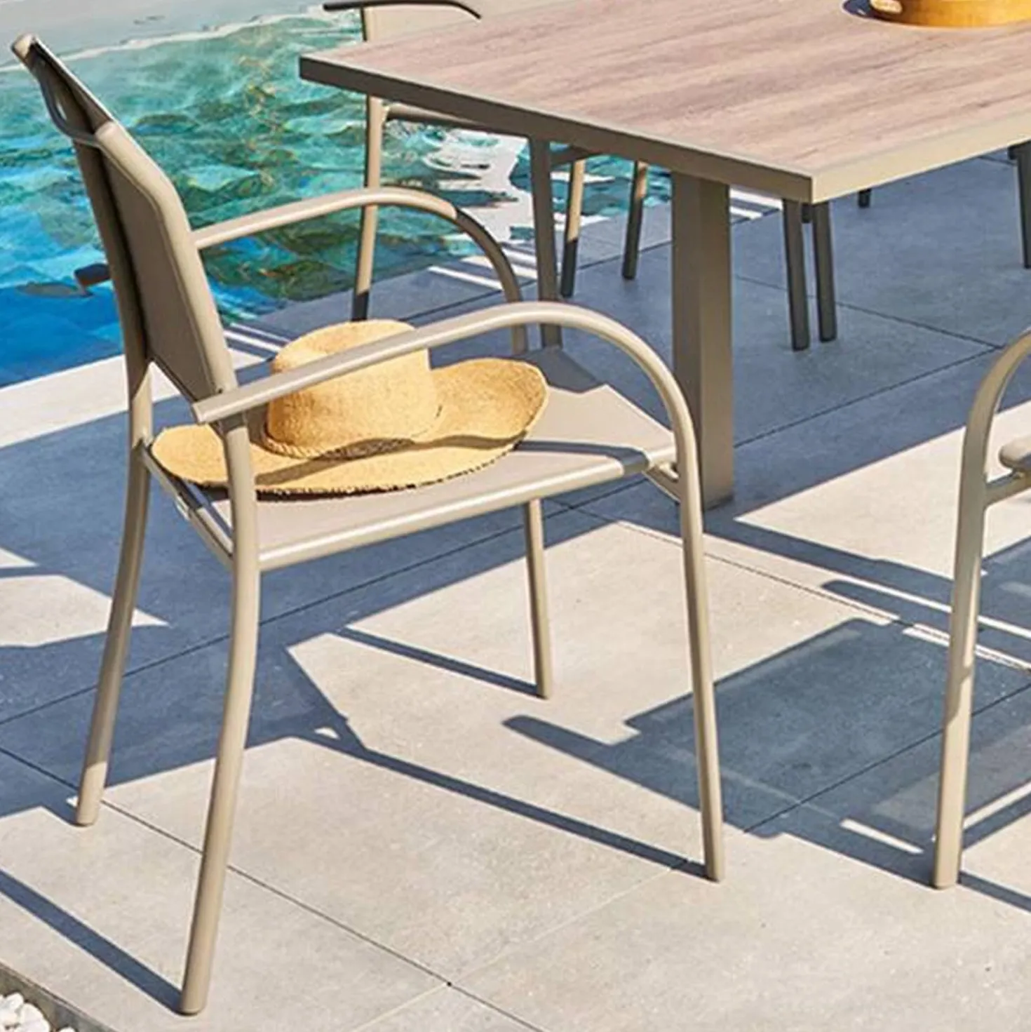 Sedia da giardino con braccioli Piazza caffè